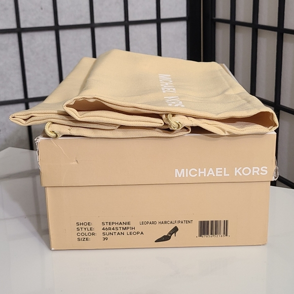 MICHAEL KORS "Stephanie" Leopard Calf Hair Pumps - 3" Heel - Picture 12 of 12